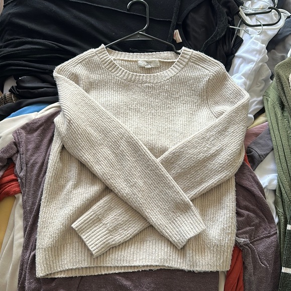 Tan sweater - Picture 1 of 2